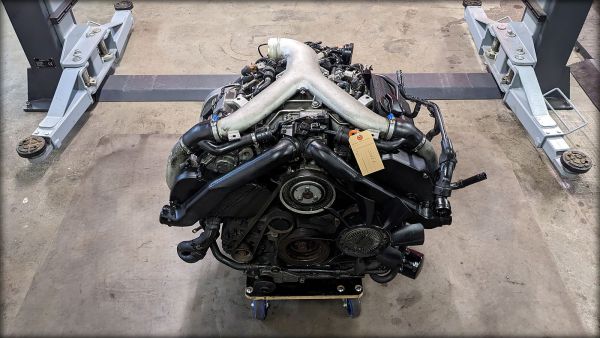 S4 Biturbo Motor mit Anbauteilen