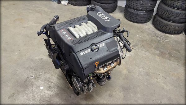 S6 C5 V8 Motor mit Anbauteilen