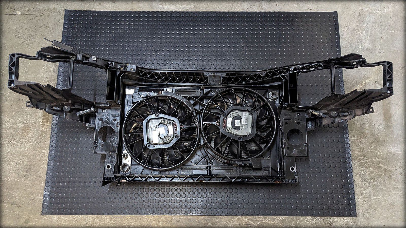 A8 D3 4.2l TDI 326 PS Frontmaske mit Kühlerpaket
