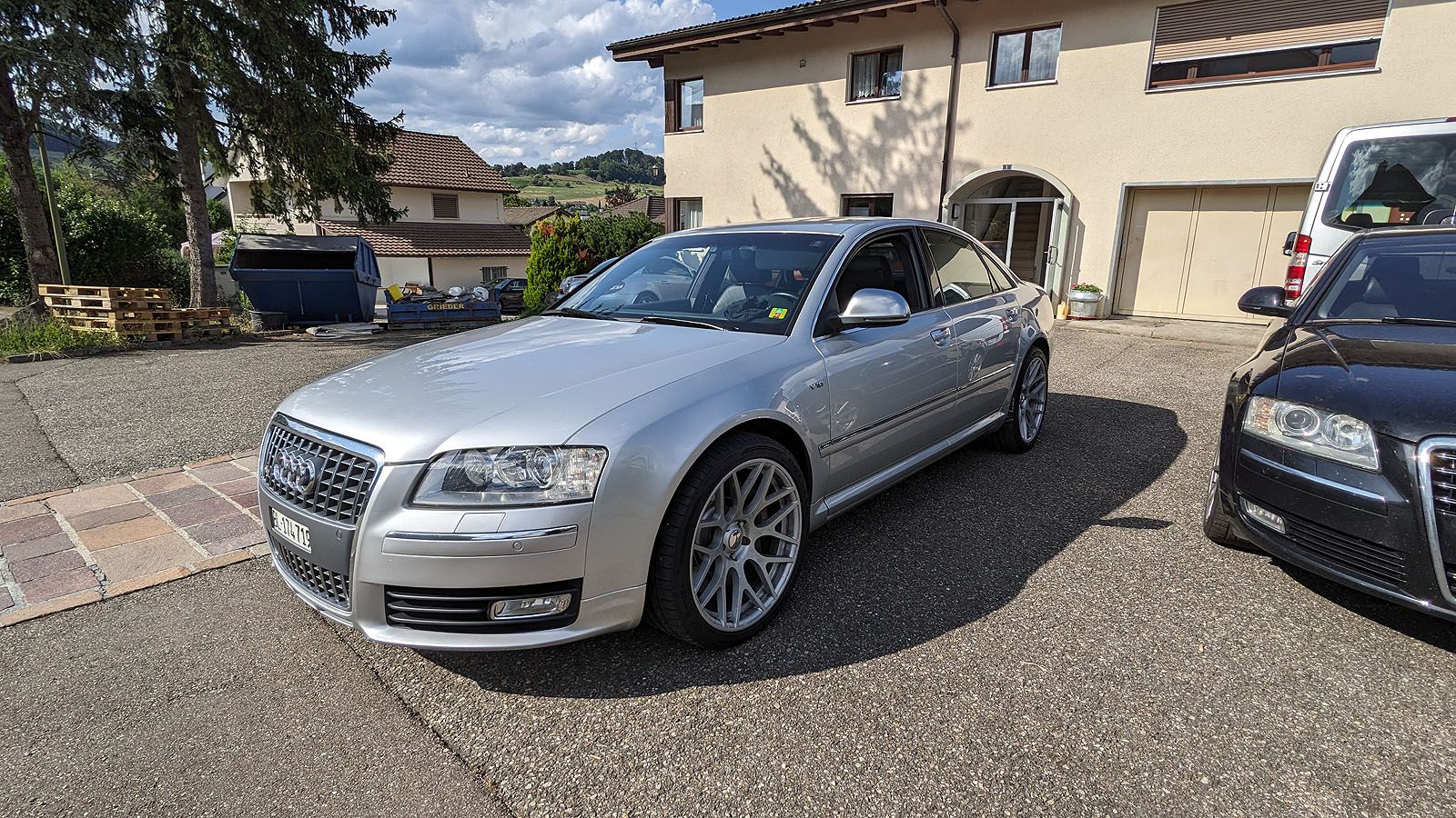 Audi S8 V10