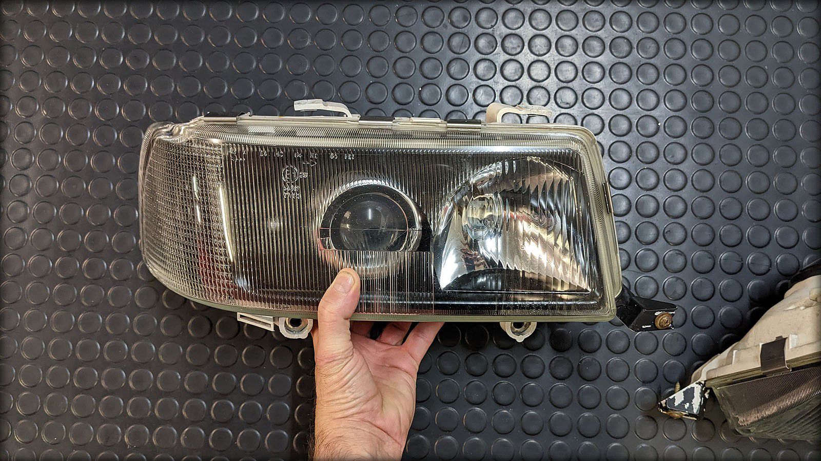 RS2 Scheinwerfer dunkle Reflektoren