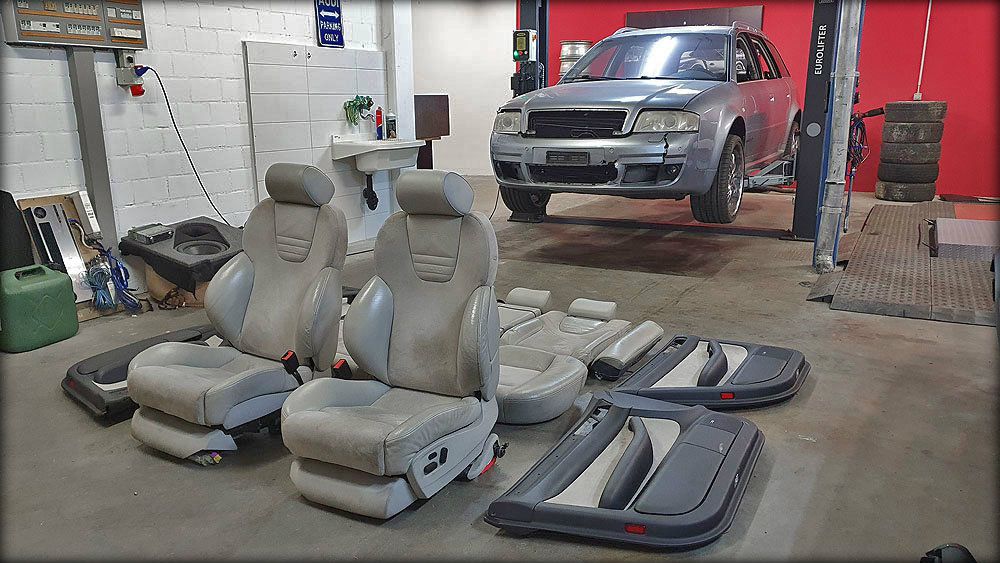 RS6 V8 Biturbo Recaro Leder-/Alcantara Ausstattung hell
