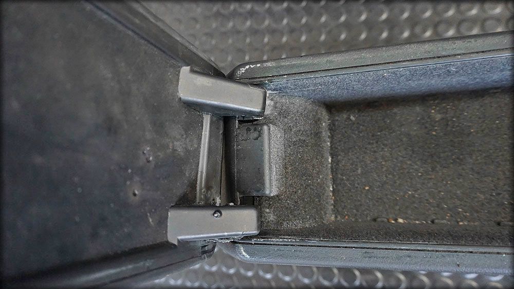 S4 Biturbo Mittelarmlehne mit Defekt am Deckel