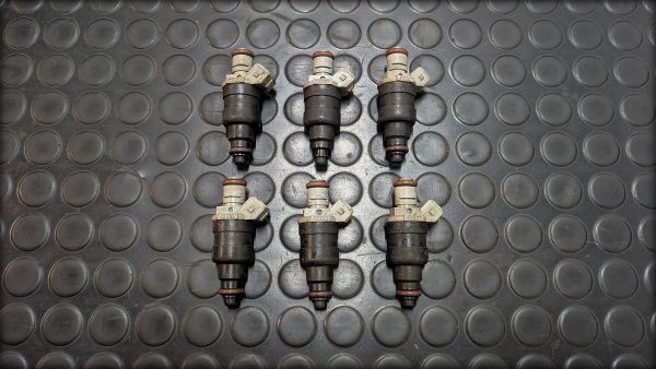 80 Coupe V6 2.6l Einspritzdüsen Satz
