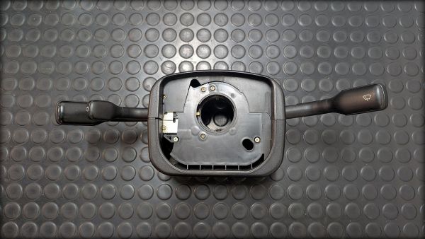 80 B4 Coupe Typ89 Lenkstockschalter 1995 mit Verkleidung