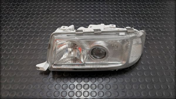 RS2 Scheinwerfer links