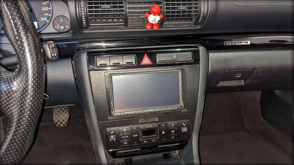 RS4 Biturbo Multimediagerät Kenwood