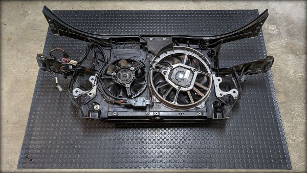 RS6 C5 Frontmaske mit Kühlern und Ventilatoren