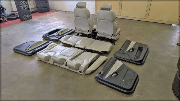 S4 B5 Recaro Lederausstattung weiss