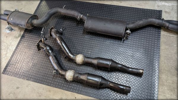 S4 Biturbo Abgasanlage und Katalysatoren Motorsport / leer