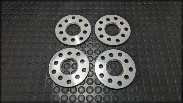 TT 8N NJT Spurverbreiterungen 10mm