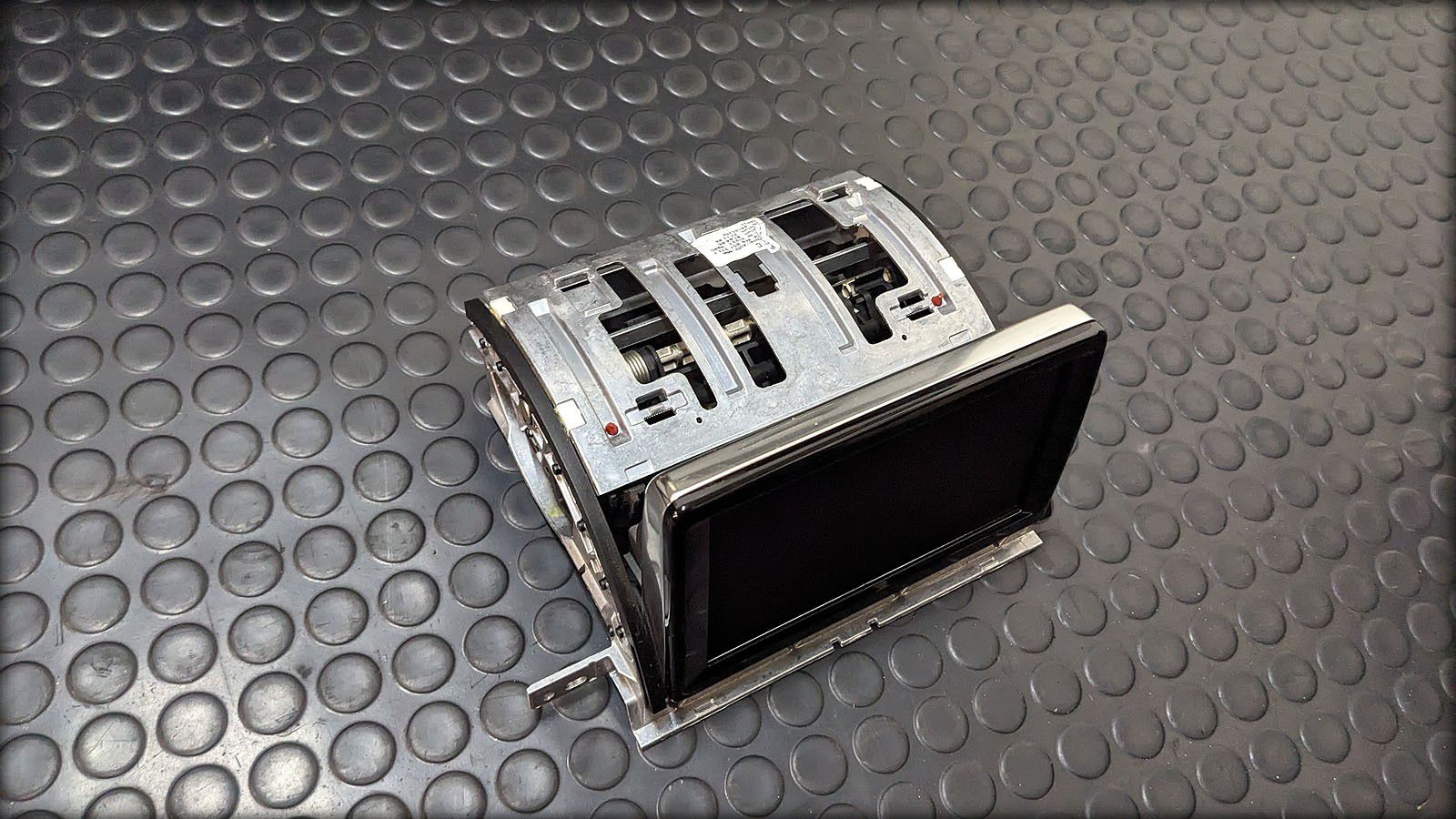 A8 D3 Multimedia Display