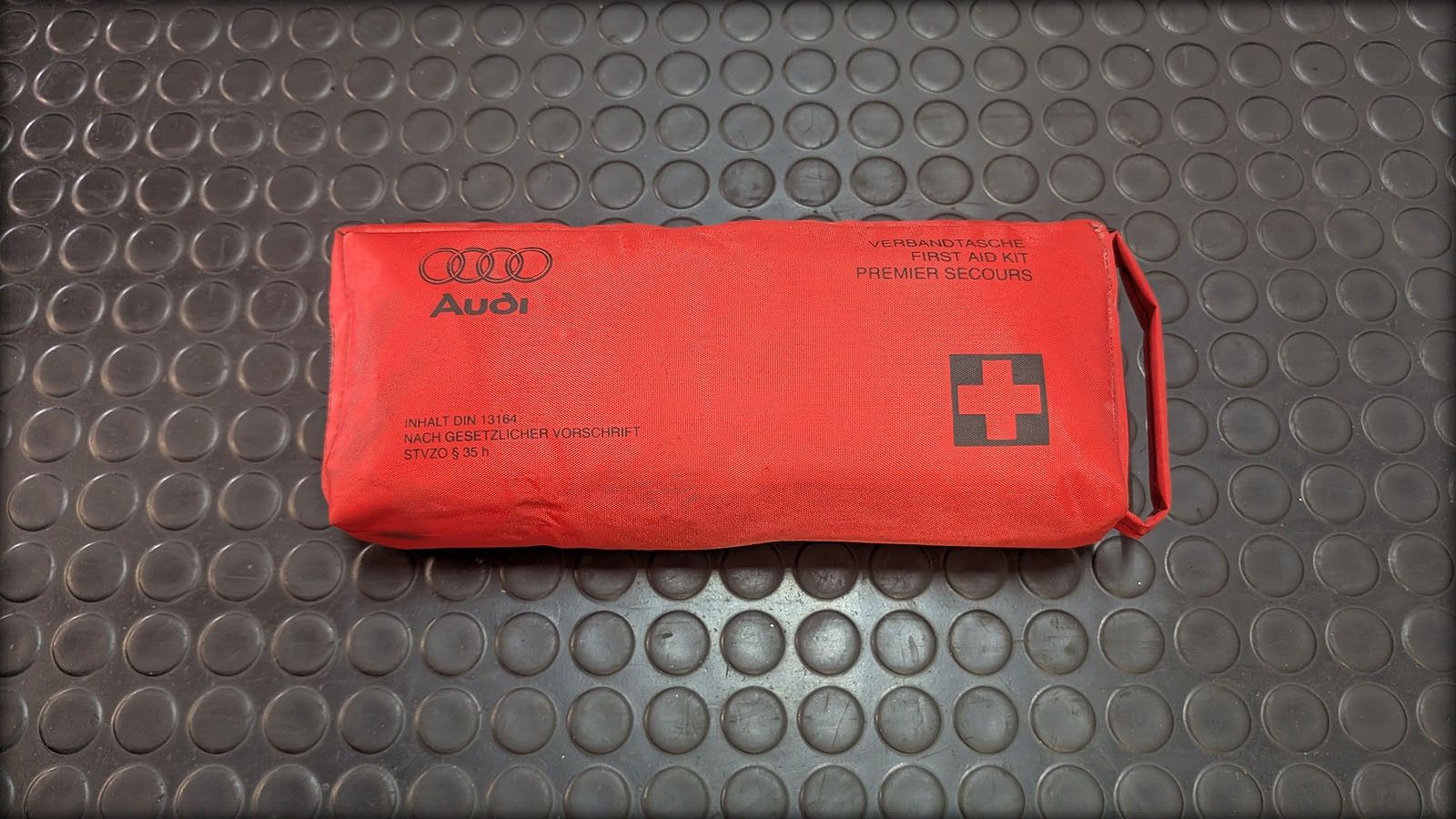 Audi Verbandtasche