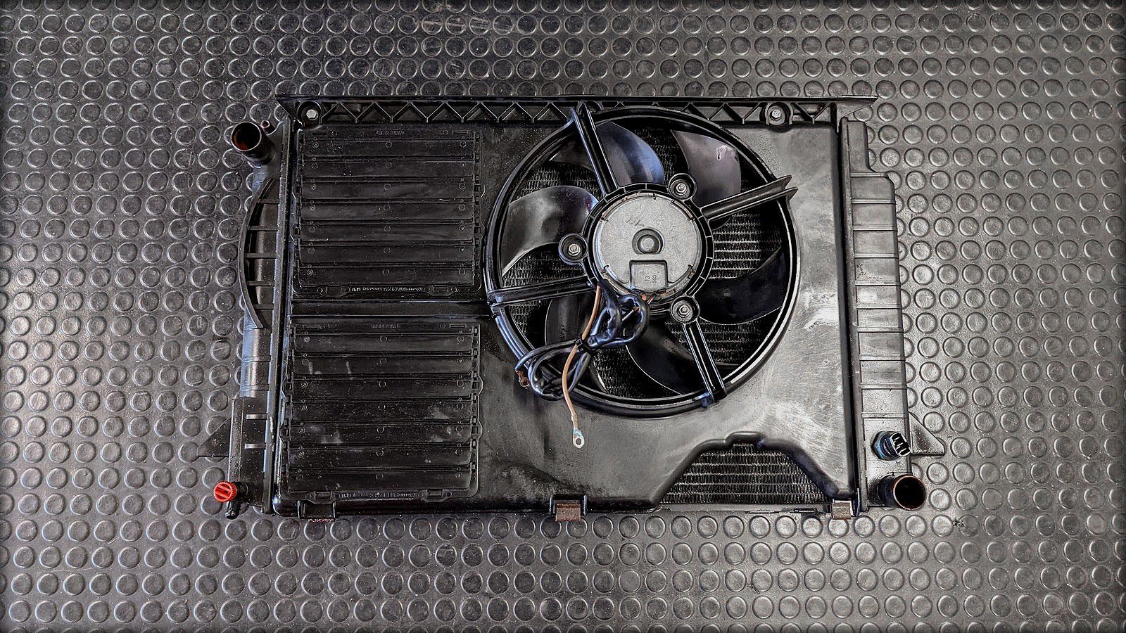 Cabrio Typ89 Wasserkühler mit Ventilator V6