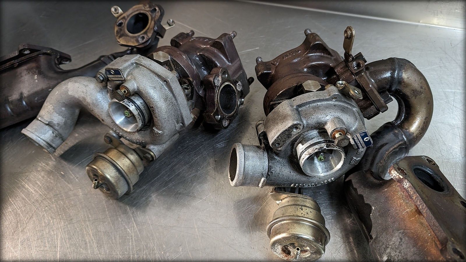 RS4 Biturbo Turbolader (50 tkm) mit Abgaskrümmer