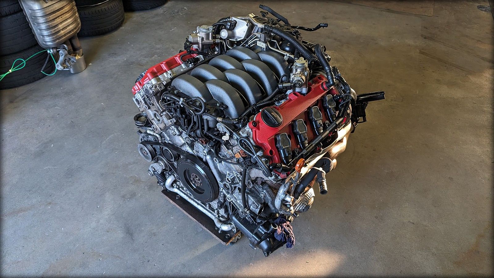 RS4 B7 Motor mit Anbauteilen