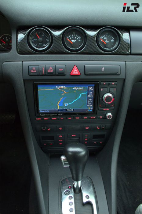 RS6 V8 Biturbo ILR Zusatzinstrumente Front Echtcarbon