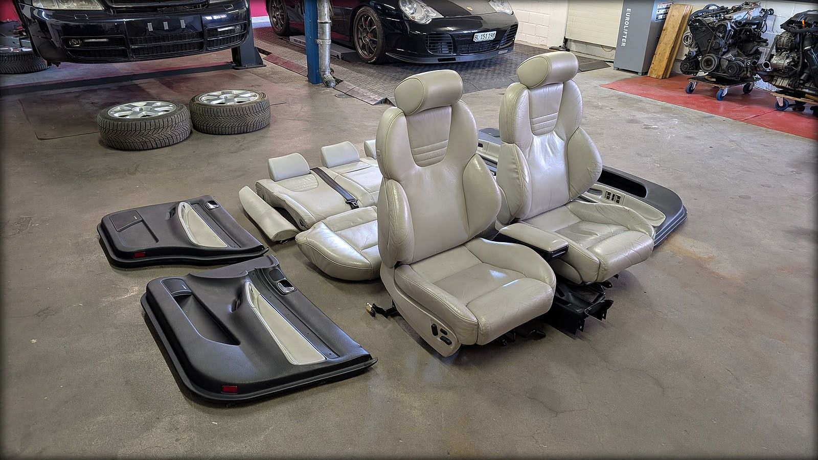 S4 B5 Recaro Lederausstattung weiss