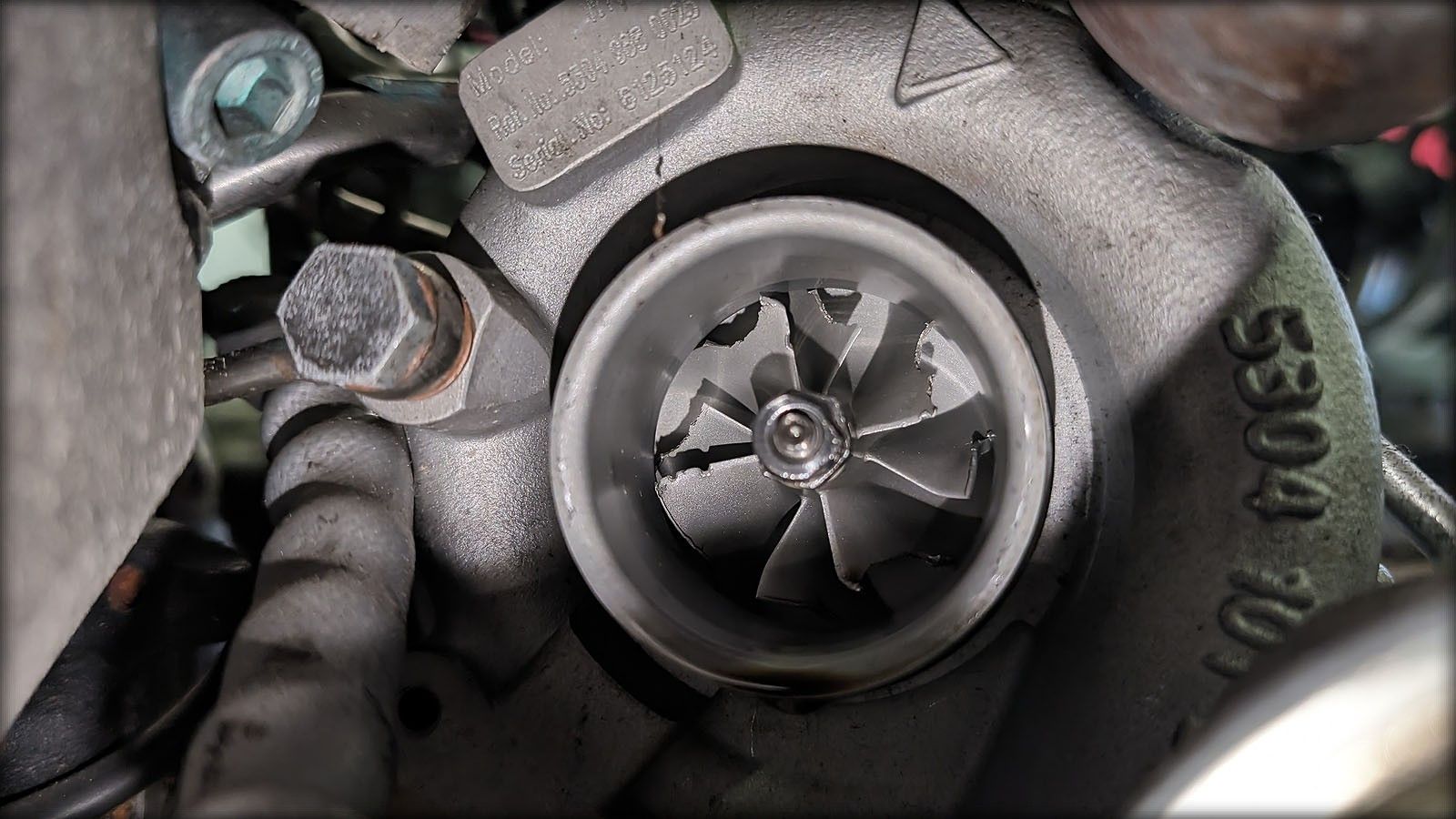 S4 Biturbo Motor mit Anbauteilen, Laderschaden