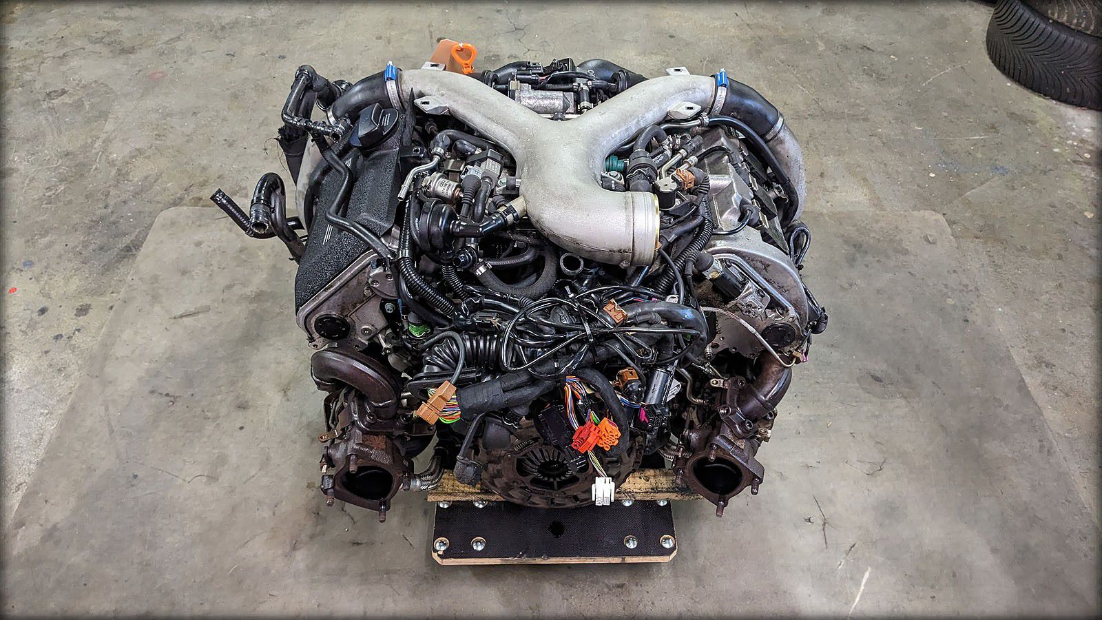 S4 Biturbo Motor mit Anbauteilen
