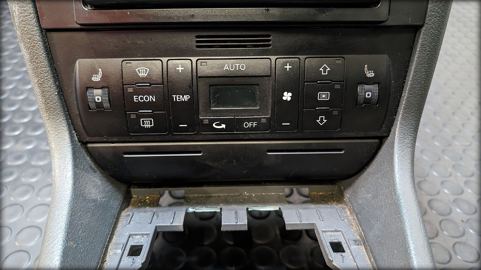 RS4 S4 Biturbo Konsole DIN2 mit Sony Mediaplayer