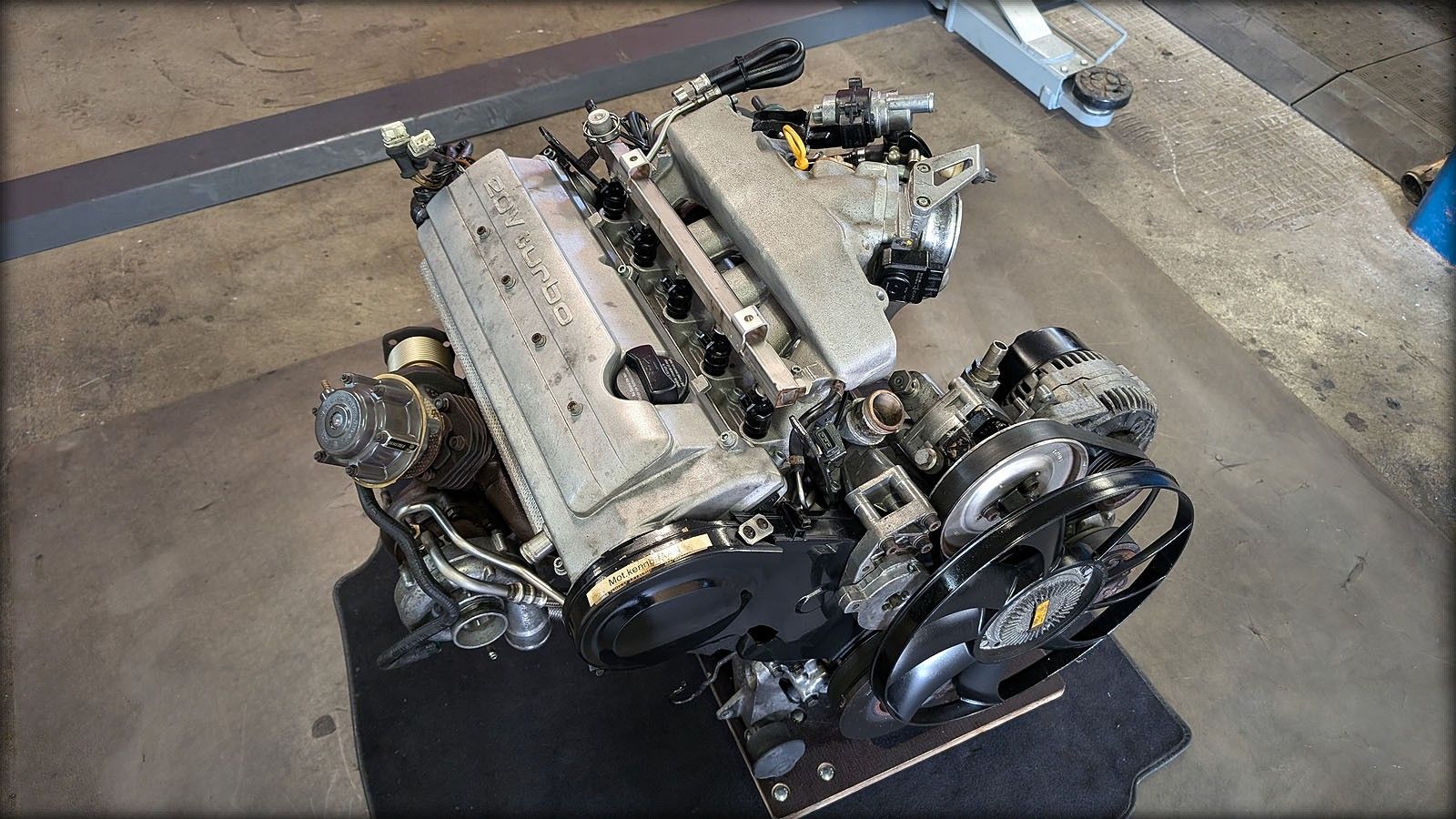 S4 S6 C4 AAN Motor mit Anbauteilen