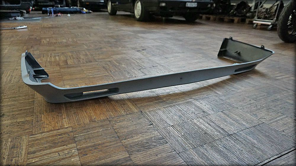 200 10V Spoilerlippe neu