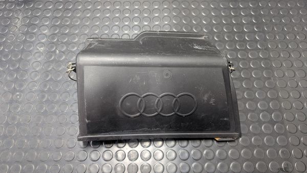 80 B4 2.3l Abdeckung Batterie