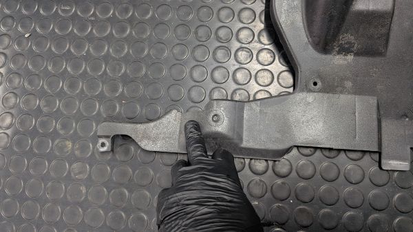 Preview: 80 B4 / S2 Abdeckung Kühler Motorraum