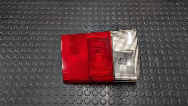 80 B4 S2 Limousine Rückleuchte innen links