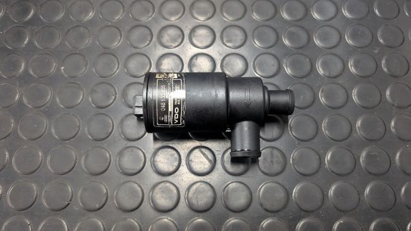 80 B4 2.3l Leerlaufregler 048 133 455