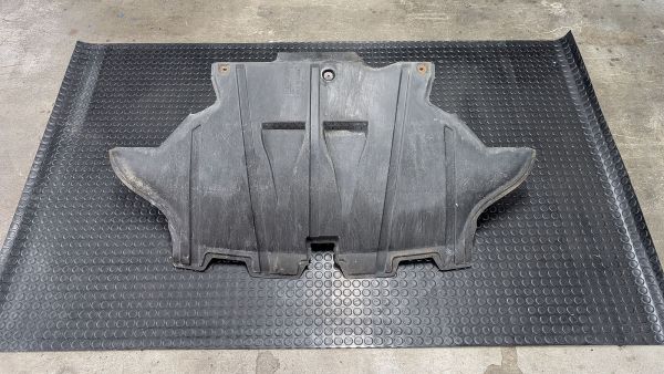 80 B4 2.3l Motordämmung Verkleidung