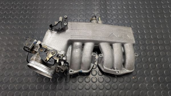 80 B4 2.3l Saugrohr mit Drosselklappe