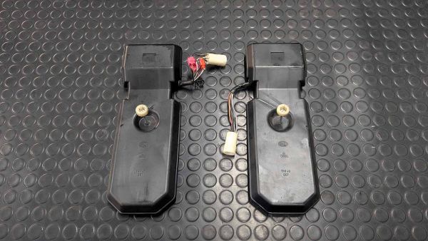 Preview: Porsche 924 Lampenträger für Heckleuchten