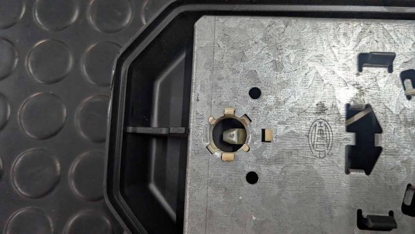 Preview: Porsche 924 Lampenträger für Heckleuchten
