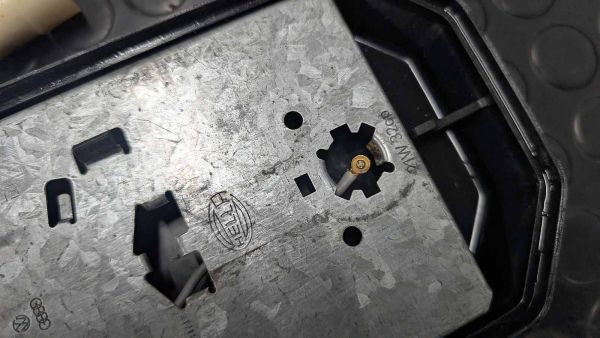 Preview: Porsche 924 Lampenträger für Heckleuchten