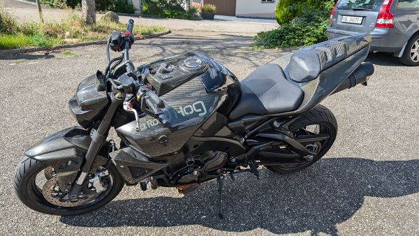 Suzuki B-King Streetfighter "Carbon Arte"