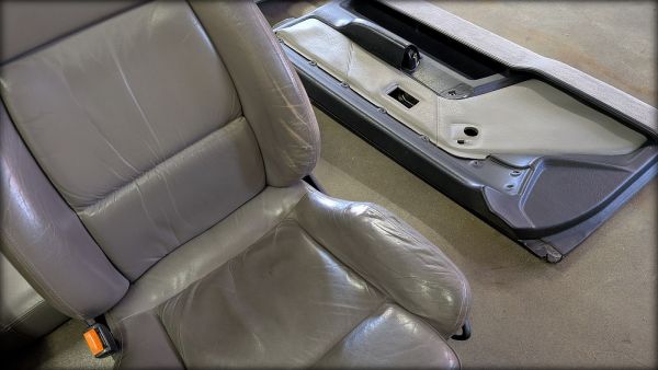 Cabrio Typ89 Lederausstattung grau