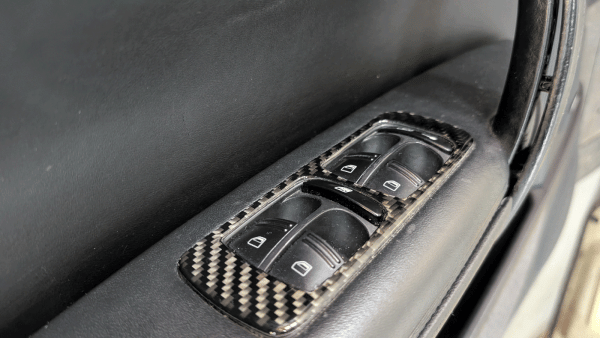 Cayenne Turbo 957 Türverkleidungen mit Carbon Applikationen