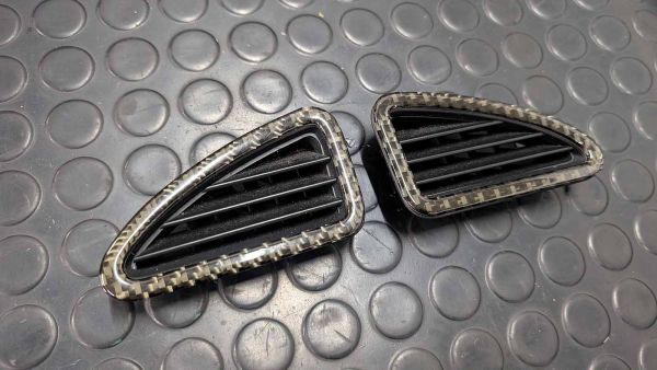 Preview: Cayenne Turbo 957 Carbon Lüftergitter oben Armaturenbrett