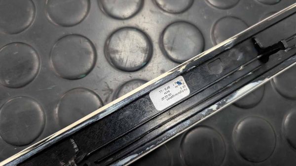 Preview: Cayenne Turbo 957 Carbon Leiste lang über Armaturenbrett