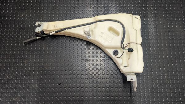 Preview: Cayenne Turbo S 957 Behälter für Scheinwerfer Reinigung