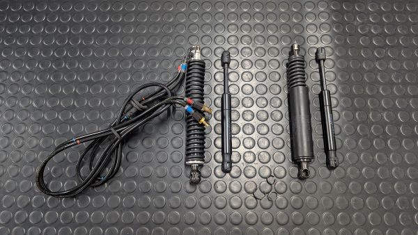 Cayenne Turbo S 957 Dämpfer Heckklappe hydraulisch 95551238300