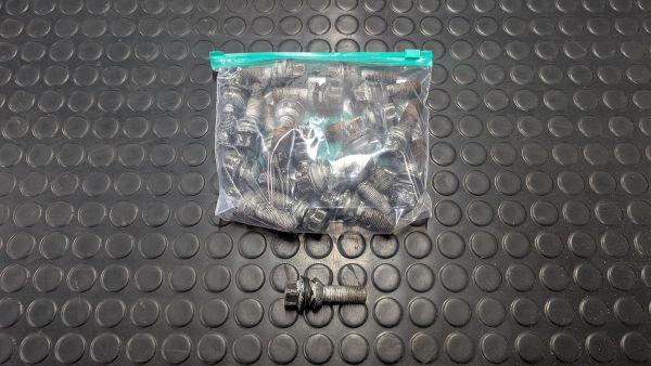 Cayenne Turbo S 957 Radschrauben Satz