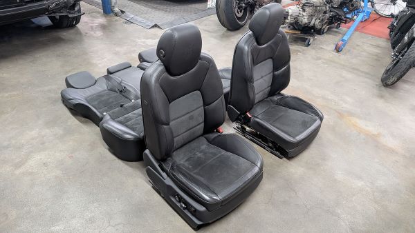 Cayenne Turbo S 957 Sitze Ausstattung Leder/Alcantara schwarz