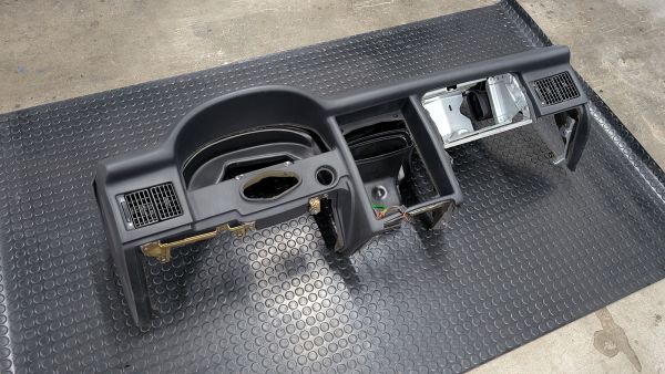 Preview: Coupe Typ89 S2 RS2 Armaturenbrett 1995