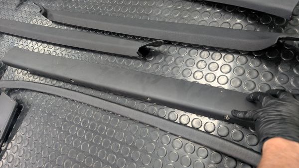 Preview: Coupe Typ89 S2 Verkleidungsteile Dachhimmel Säulen innen schwarz