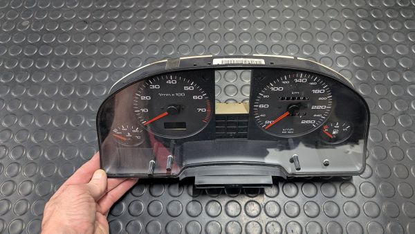 Coupe Typ89 V6 2.6l Tacho Kombiinstrument