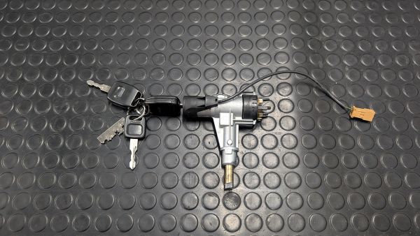 Coupe Typ89 S2 RS2 Zündschloss mit Schlüssel 1995