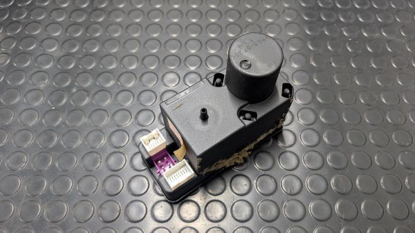 Coupe Typ89 S2 RS2 Pumpe Zentralverriegelung 4A0 862 257 J